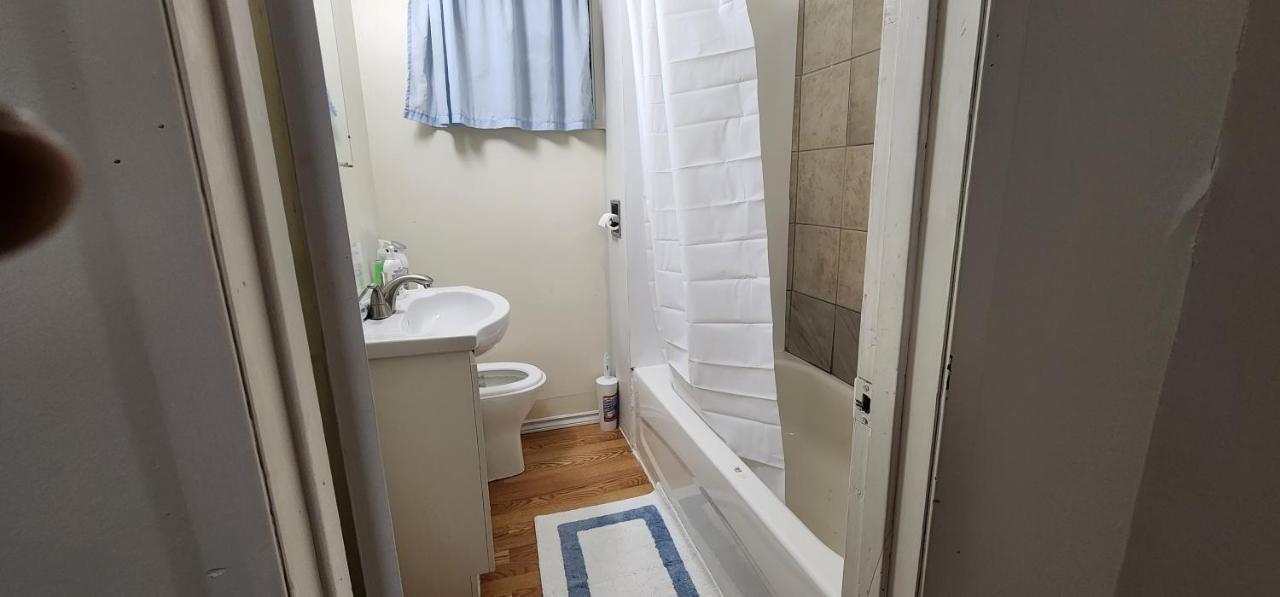 וויניפג Chesskings Guest House - Unit 1 מראה חיצוני תמונה